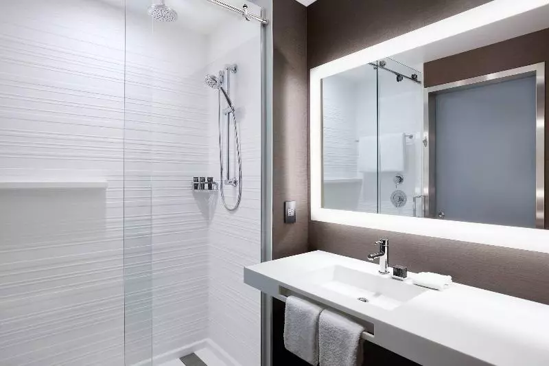 身障者適用スイートルーム, Candlewood Suites Anaheim   Resort Area, An Ihg