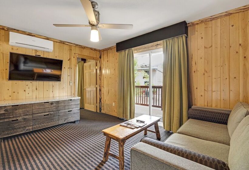 Полулюкс, 3 Peaks Resort & Beach Club