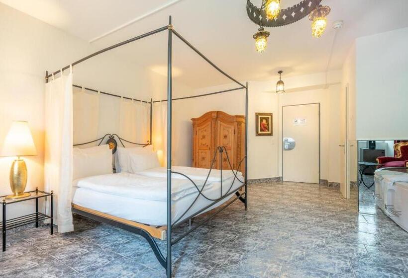 带按摩浴盆的套房, Altstadt Hotel Magic Luzern