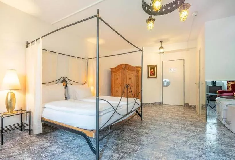 سوئیت با وان آب گرم, Altstadt Hotel Magic Luzern