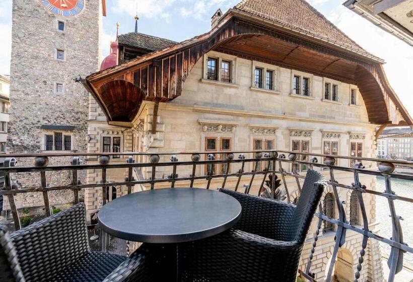 带按摩浴盆的套房, Altstadt Hotel Magic Luzern