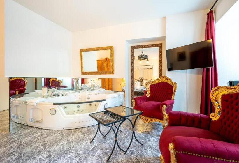 带按摩浴盆的套房, Altstadt Hotel Magic Luzern