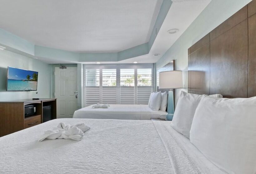 غرفه قياسيه سريرين مزدوجين, Boardwalk Inn And Suites