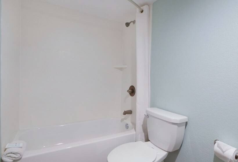 غرفه قياسيه سريرين مزدوجين, Boardwalk Inn And Suites