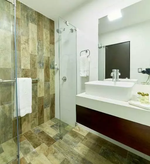 اتاق سوپریور, Carrera