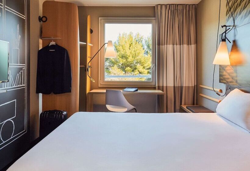 غرفة قياسية مطلّة علي البحر, Ibis La Ciotat