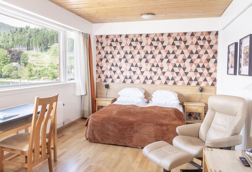 غرفة ديلوكس مطلّة علي البحر, Lavik Fjord Hotel & Apartments