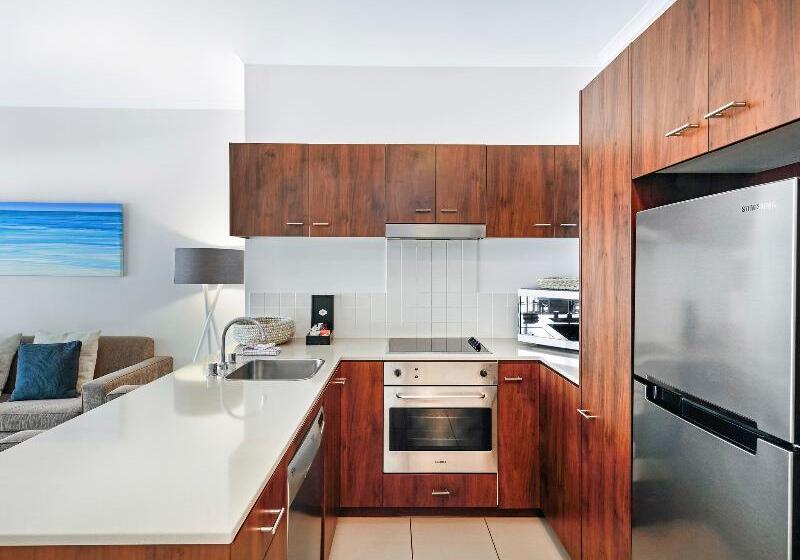 海の見える2ベッドルームアパートメント, Mantra Amphora