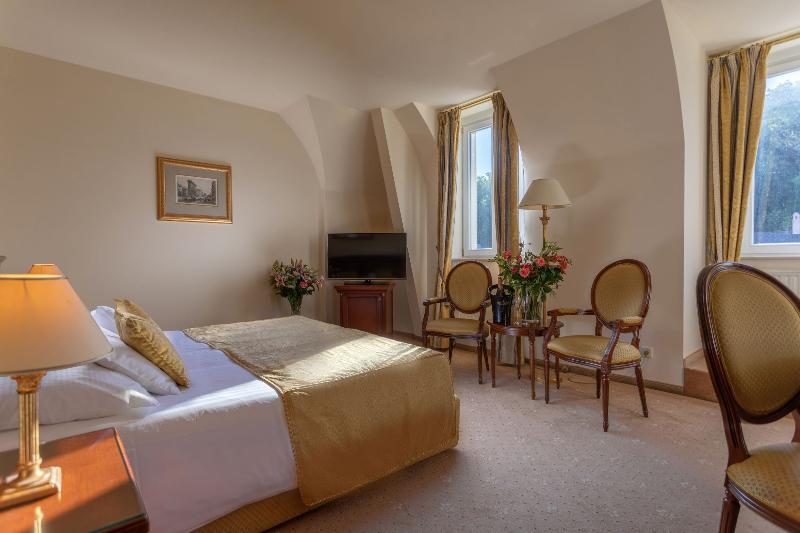 غرفة سوبيريور, Savoy Westend