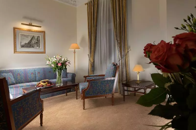 ジュニアスイート, Savoy Westend
