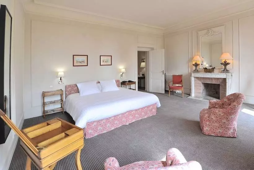سوییت, Hôtel Villa Navarre