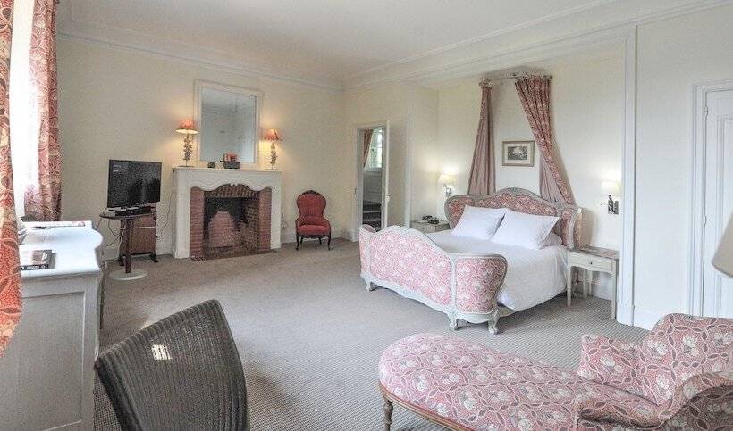 סוויטה, Hôtel Villa Navarre