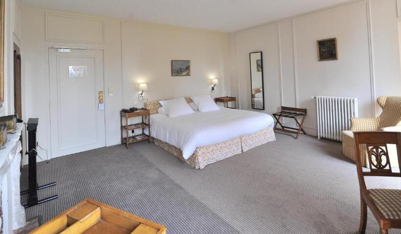 סוויטה, Hôtel Villa Navarre