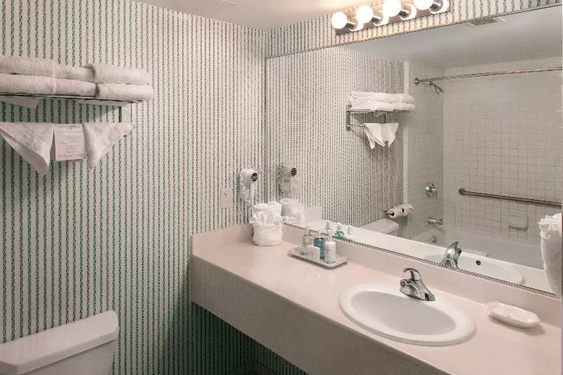 اتاق استاندارد, Williamsburg Woodlands Hotel & Suites, An Official Colonial Williamsburg