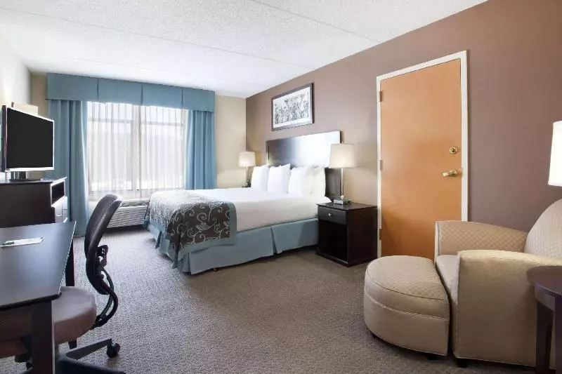 キングサイズベッドのデラックスルーム, Wingate By Wyndham Garner/raleigh South