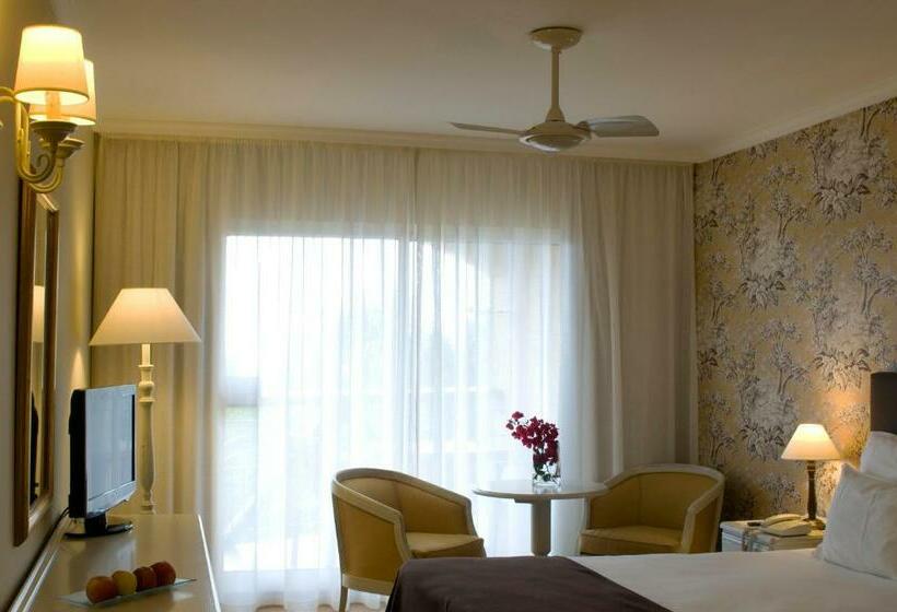标准工作室, Pestana Village Garden