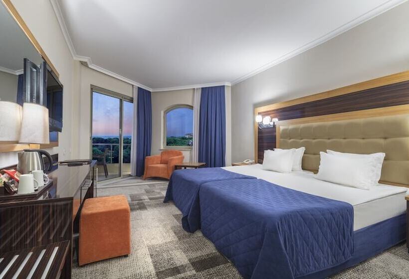 Номер Клуб, Pine Beach Belek