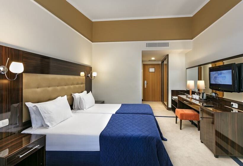 غرفة كلوب, Pine Beach Belek