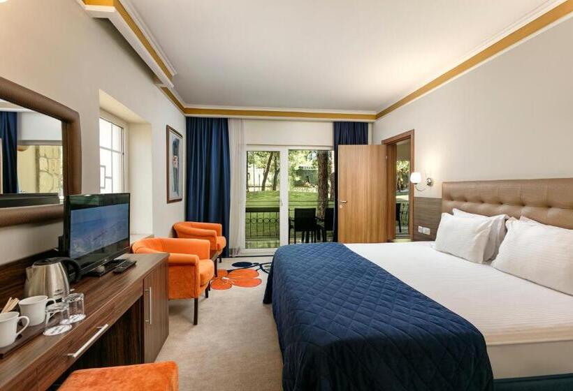 Семейный Номер, Pine Beach Belek