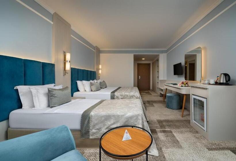 غرفة قياسية إطلالة جانبية علي البحر, Pine Beach Belek