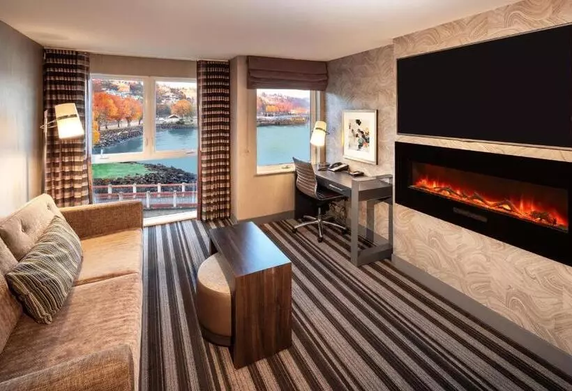 景色の見えるスイートルーム, Silver Cloud Hotel Tacoma Waterfront