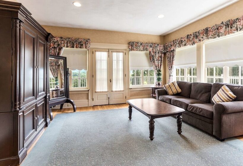 Люкс с Балконом, Traditions Hotel & Spa, Ascend Hotel Collection