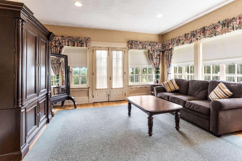 Люкс Кровать Кинг, Traditions Hotel & Spa, Ascend Hotel Collection