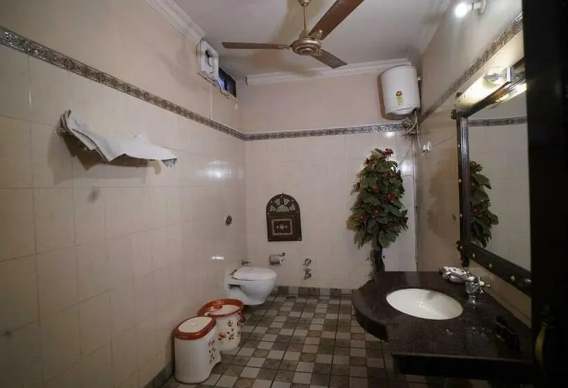 キングサイズベッドのスタンダードルーム, Ambala Haveli