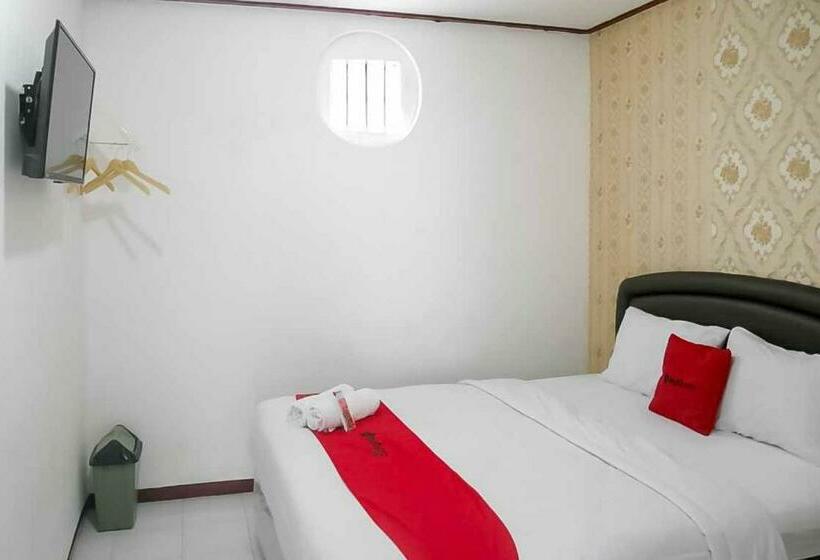 Standard Szoba, Reddoorz Plus @ Alun Alun Nganjuk