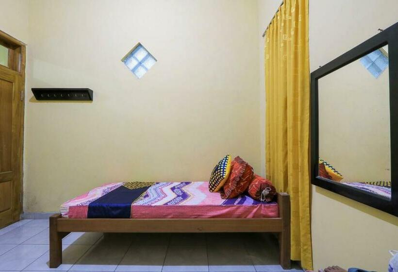 חדר בסיסי, Spot On 2440 Wallet Family Residence Syariah