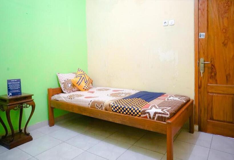 חדר בסיסי, Spot On 2440 Wallet Family Residence Syariah