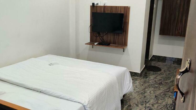 غرفة قياسية مزوَّدة بشُرفة, V Convention