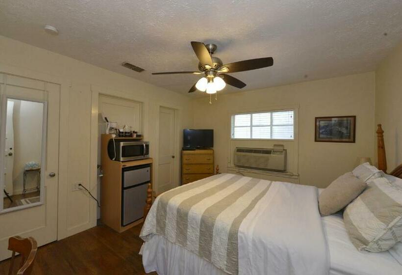 디럭스 룸, Shiner Country Inn