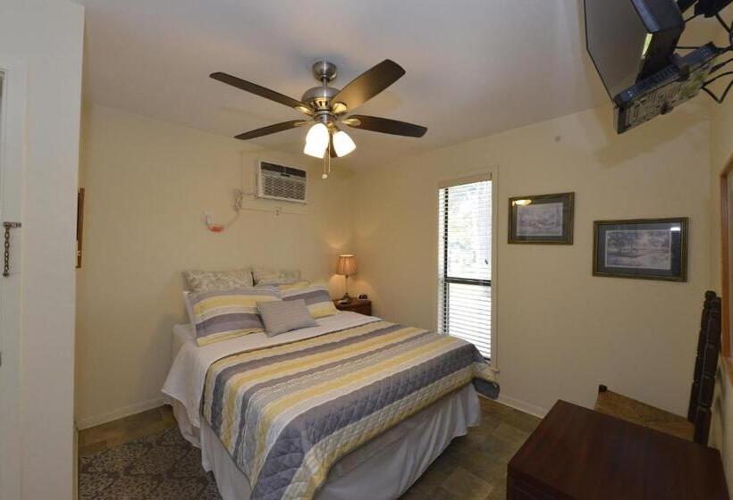Студия Deluxe, Shiner Country Inn