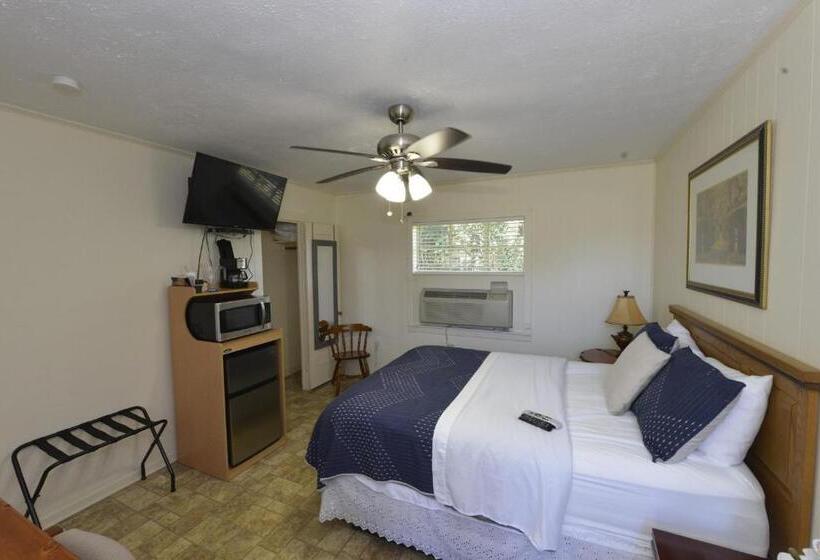 디럭스 스튜디오, Shiner Country Inn