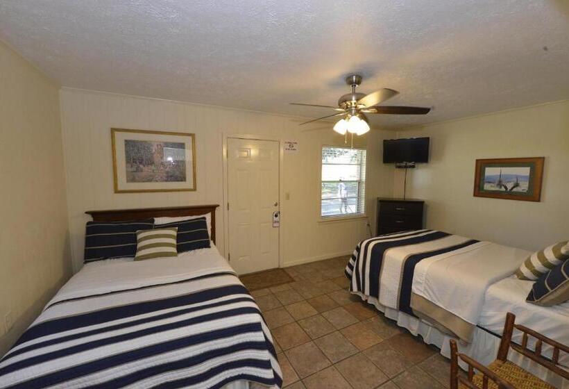 패밀리 스튜디오, Shiner Country Inn