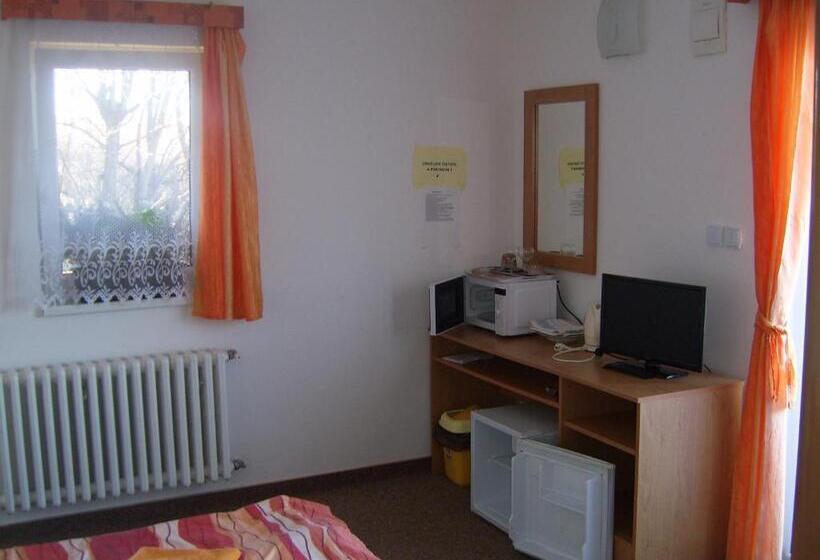 Семейный Номер, Penzion Zlatá Rybka