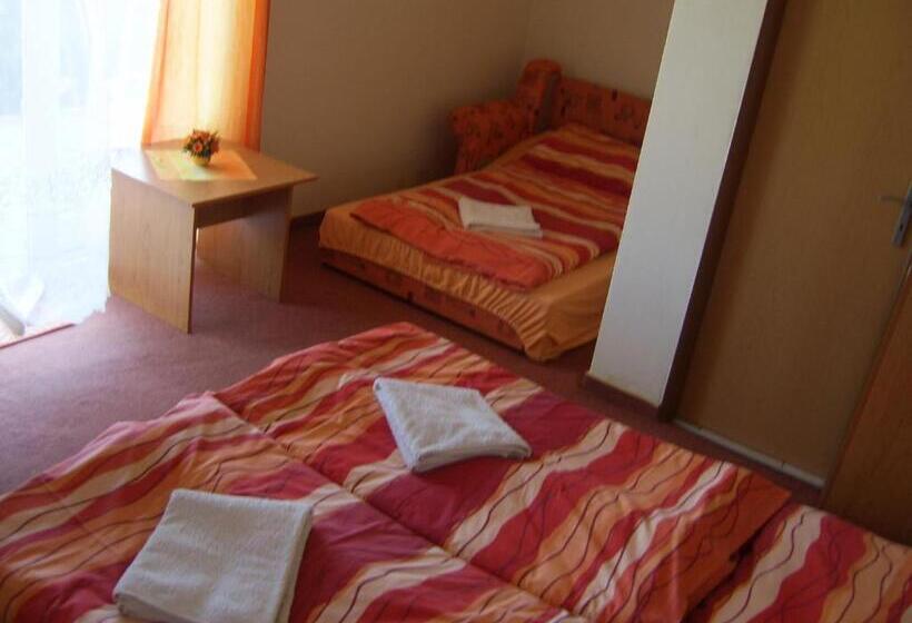 Семейный Номер, Penzion Zlatá Rybka