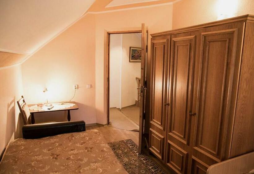 Standard-huone, зелений дім   Viridi House