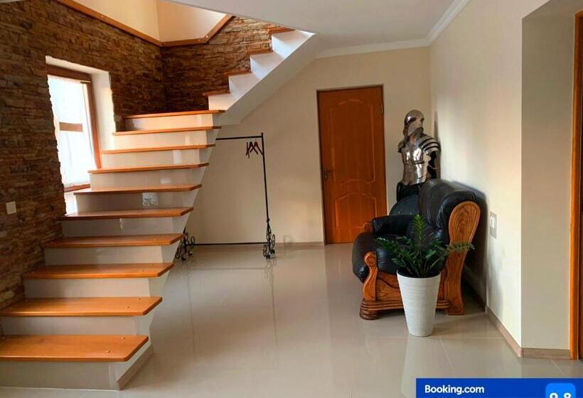 Standard-huone King-vuode, зелений дім   Viridi House