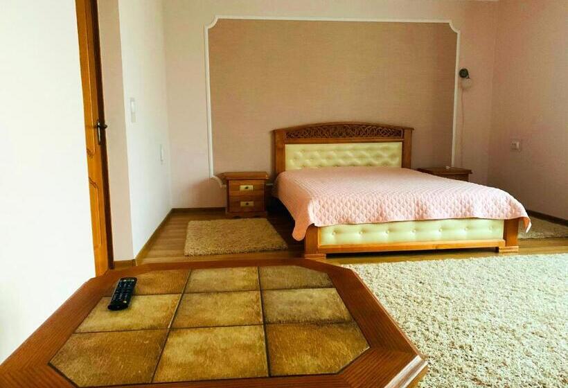 Deluxe-huone, зелений дім   Viridi House