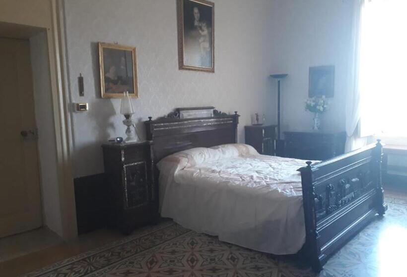 스탠다드 룸 킹사이즈 침대, Casato Lioy