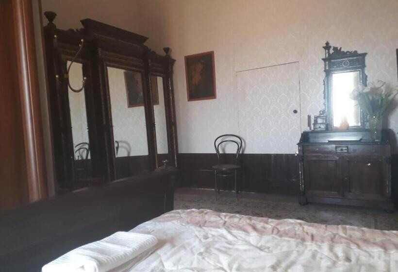 스탠다드 룸 킹사이즈 침대, Casato Lioy