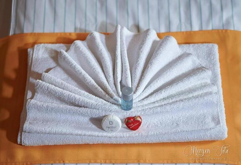 スタンダードルーム, Kamarás Klastrom House