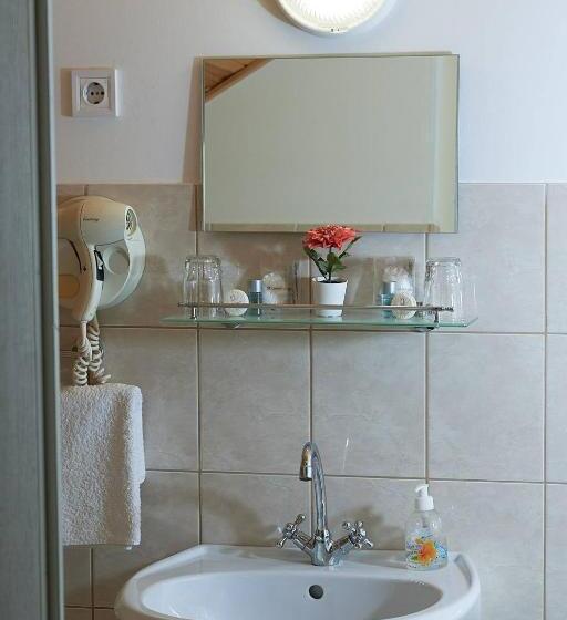 スタンダードルーム, Kamarás Klastrom House