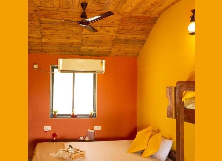 스탠다드 룸 킹사이즈 침대, Bigfoot Stay   Forganic Farm & Agro Tourism