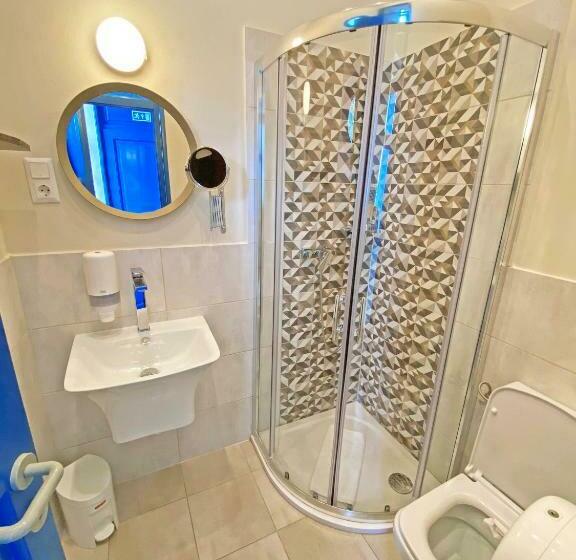 חדר סטנדרט עם מרפסת, Hilltop Borbirtok & étterem