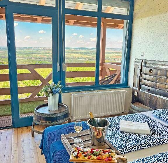 חדר סטנדרט עם מרפסת, Hilltop Borbirtok & étterem