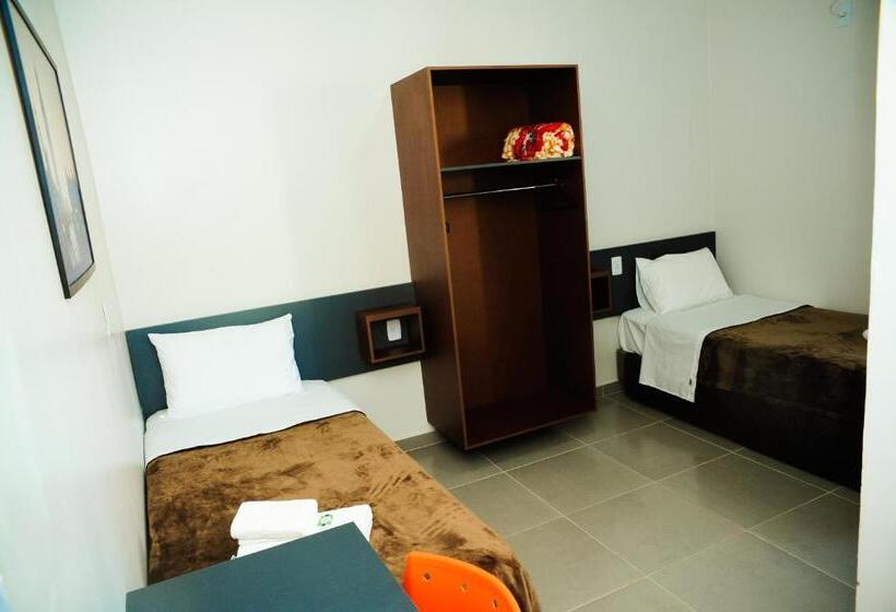 スタンダードルーム, London Executive