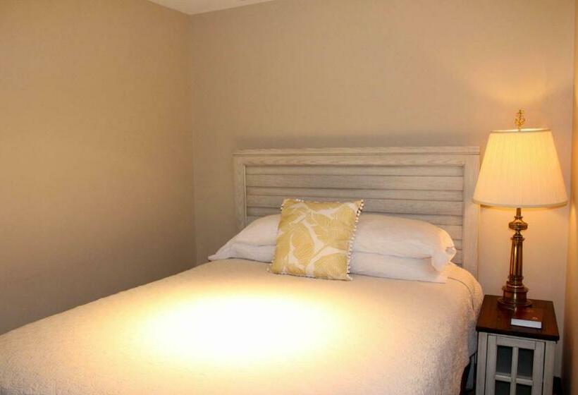 غرفة قياسية, Surry Seafood Company